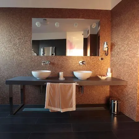 Hotel For 4*