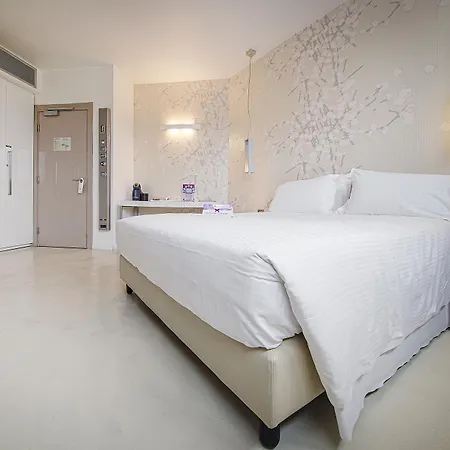 For Hotel 4*