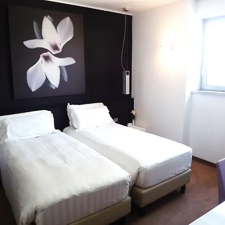 Hotel For 4*