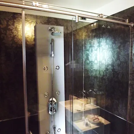 Hotel For 4*