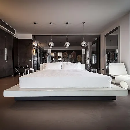 Hotel For