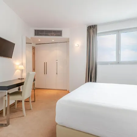 Hotel For