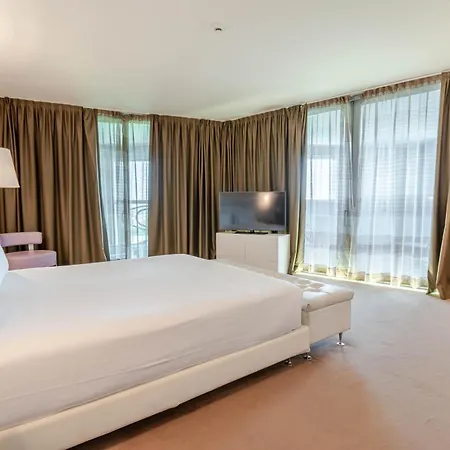For Hotel Cernusco Sul Naviglio